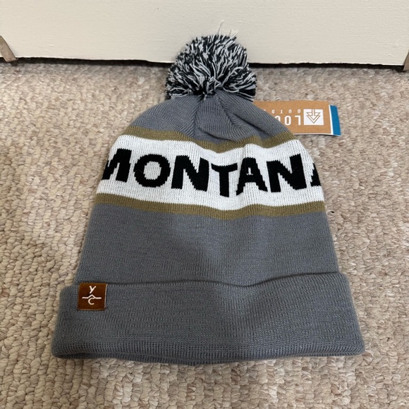 The Yellowstone Club Montana Big Sky Ski Winter Gray Beanie Hat - NWT - Picture 1 of 3